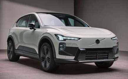 Volvo EX60: Πιο premium από την Tesla, φθηνότερο από τη Mercedes και με μεγαλύτερη αυτονομία από όλους