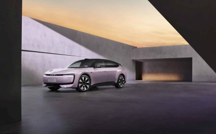 Mέσα σε 30 λεπτά έγιναν 10.153 κρατήσεις για το AUDI E5