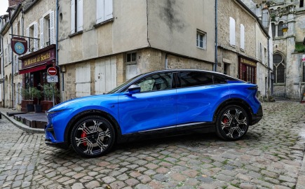 Alpine A390: Χαμόγελο… μέχρι τα αυτιά!