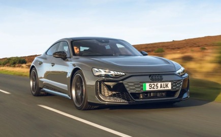 Νέο Audi RS e-tron GT Performance 2026: Το grand tourer που έγινε… απειλητικά καλό