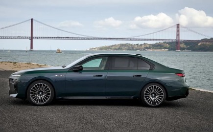 Η ναυαρχίδα i7 EV της BMW αναβαθμίζεται σε Neue Klasse