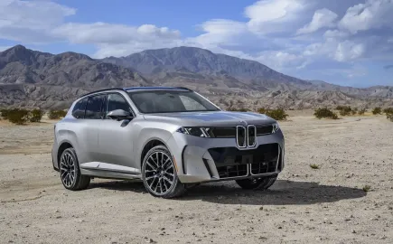 BMW iX5: Τόση αυτονομία που ξεχνάς πού είναι ο φορτιστής!