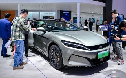 Η BYD κάνει τα βενζινάδικα παρελθόν – Προσθέτει αυτονομία 420 Km σε 5′