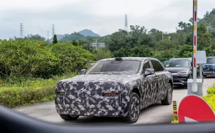 Η BYD βάζει στο στόχαστρο τη Rolls-Royce με ηλεκτρική λιμουζίνα-τέρας
