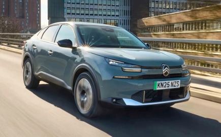 Citroën e-C4 X: Το άνετο ηλεκτρικό σεντάν με έως 420 km αυτονομία