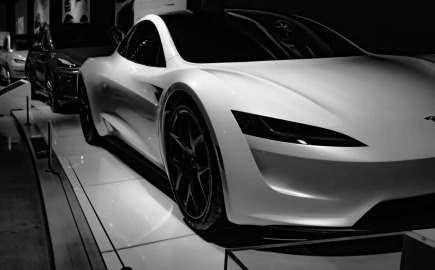 Το μυστικό της Tesla για επιτάχυνση 0-100 χλμ./ώρα σε 1 δευτερόλεπτο