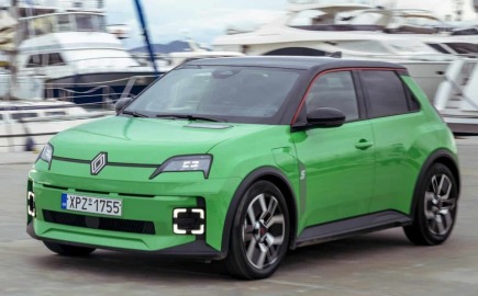 Renault 5 – Επαναφορτίζοντας έναν θρύλο