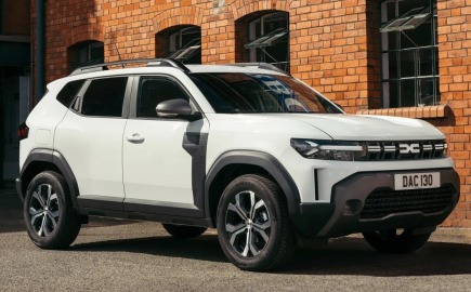 Νέο Dacia Duster Cargo: Το «θηρίο» που γίνεται van με υβριδική δύναμη και χαμηλή τιμή!