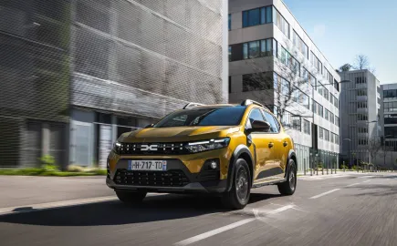 Dacia: Tα νέα υβριδικά Sandero Stepway και Jogger στην Ελλάδα – Τιμές