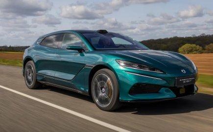 Νέο Denza Z9GT: Το κινεζικό «hyper-shooting brake» των 1.156 ίππων που σπάει τα κοντέρ