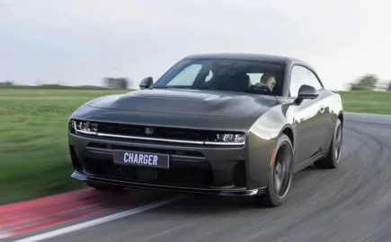 Dodge Charger: Το muscle car επιστρέφει στην Ευρώπη πιο άγριο από ποτέ