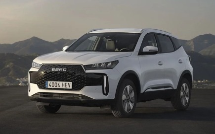 Η EBRO περνά στην πρίζα: Τα πρώτα ηλεκτρικά SUV έρχονται από τη Βαρκελώνη
