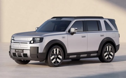 Το νέο Freelander 8 έρχεται να τα βάλει με το Defender, αλλά σε χαμηλότερη τιμή