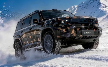 Geely Galaxy Battleship: Το κινεζικό «θωρηκτό» που βάζει στο στόχαστρο Defender και Land Cruiser!