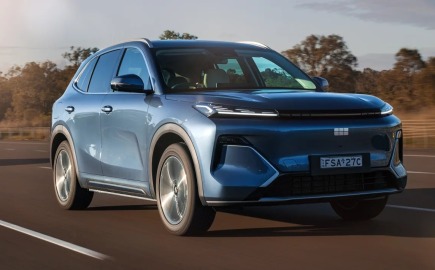 Geely Starray EM-i: Το νέο PHEV- SUV που απειλεί Sportage και RAV4