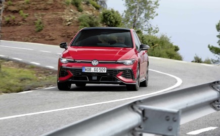 Golf GTI EDITION 50: 50 χρόνια επιδόσεων, τεχνολογίας και γνήσιας οδηγικής ταυτότητας