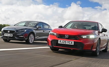 Honda Civic vs SEAT Leon: Ποιο οικογενειακό hatchback είναι το τέλειο αντίδοτο στα SUV;