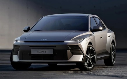Το νέο Hyundai Avante φέρνει αέρα πολυτέλειας και βάζει στο στόχαστρο την Ευρώπη