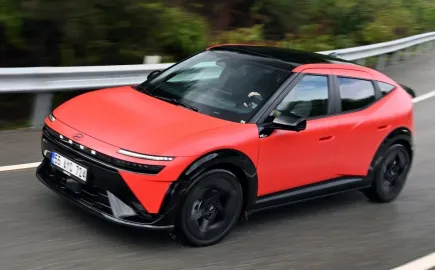 Hyundai Ioniq 3: Το νέο ηλεκτρικό που βάζει δύσκολα στο Renault 5