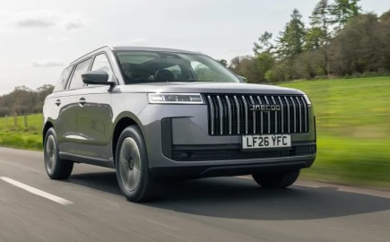 Jaecoo 5 Hybrid: Το SUV-έκπληξη που καίει λιγότερο και ρίχνει τους αντιπάλους στο καναβάτσο