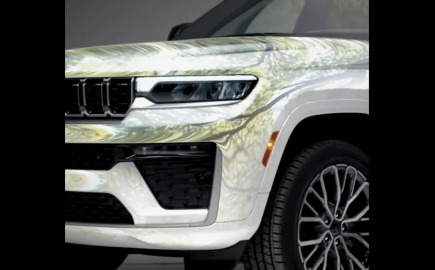 «Ψήνεται» το ηλεκτρικό Jeep Grand Cherokee