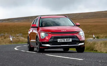 Kia Niro: Υβριδικό, PHEV ή ηλεκτρικό; Πόσο καλό είναι το οικογενειακό SUV;