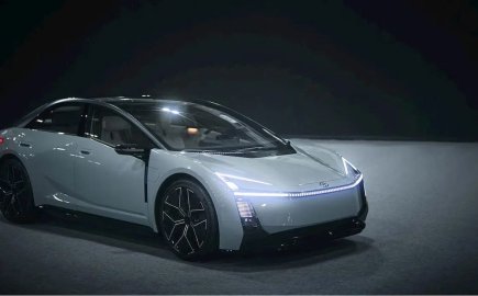 Η Toyota Corolla γίνεται ηλεκτρική
