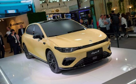 Leapmotor Lafa 5: Το νέο ηλεκτρικό hatchback κάνει ντεμπούτο στη Κίνα