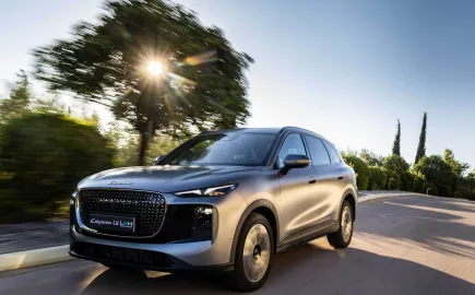 Το LEPAS L8 PHEV δημιουργεί την απόλυτη «Elegant Driving» εμπειρία