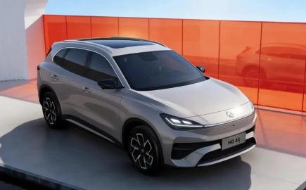 Η MG παρουσιάζει το πρώτο της ηλεκτρικό SUV με ημι-στερεά μπαταρία