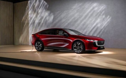 Το νέο Mazda 6e πέτυχε τη μέγιστη βαθμολογία πέντε αστέρων από το Euro NCAP