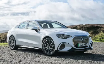 Η Mercedes C-Class έγινε ηλεκτρική – Δείτε πόσα χιλιόμετρα βγάζει