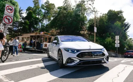 Νέα Mercedes EQS: 920+ χλμ. αυτονομία και φόρτιση-αστραπή