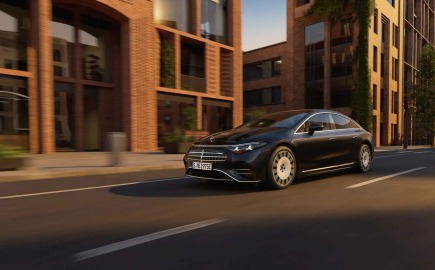 Mercedes EQS: 926 km αυτονομία, 800V φόρτιση και τιμόνι Steer-by-wire