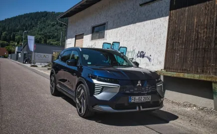 Mitsubishi Eclipse Cross EV: Το Renault Scénic έχει πλέον έναν πολύ σοβαρό αντίπαλο