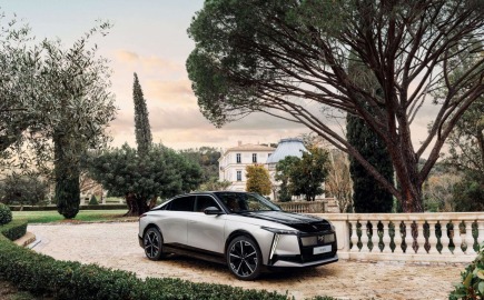 Το DS N°8 είναι πλέον διαθέσιμο στην ελληνική αγορά – Τιμές και εκδόσεις