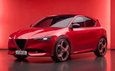 «Ψήνεται» η ηλεκτρική επιστροφή της Alfa Romeo 147;