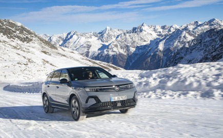 Νέο Opel Grandland Electric AWD: Οδηγική απόλαυση – Δείτε πόσο κάνει