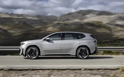 Η BMW «απογειώνει» τα ηλεκτρικά: Έσπασε το φράγμα των 2 εκατ. και έρχεται νέο ρεκόρ