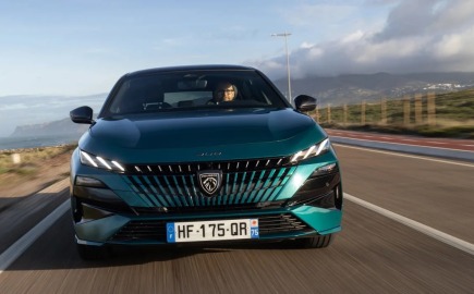 Peugeot E-308 2025: Η πιο ώριμη ηλεκτρική αναβάθμιση