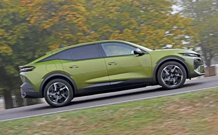 Peugeot E-408: Κατανάλωση, χώροι και εργονομία στην καθημερινή χρήση