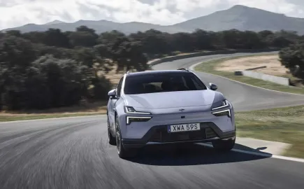 Polestar 4 – Το νέο ηλεκτρικό SUV των 544 PS βάζει φωτιά στην πίστα