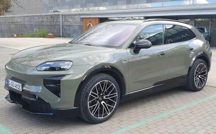 Cayenne Turbo Electric: 1.156 PS, 0-100 σε 2,5” και φάε τη σκόνη μου