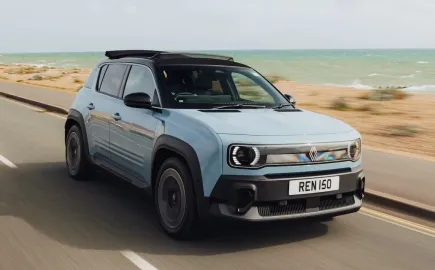 Renault 4 Plein Sud: Το ηλεκτρικό που βγάζει την οροφή του… βόλτα