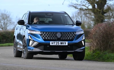 Renault Austral Hybrid: Το SUV που υπόσχεται πολλά, αλλά μπορεί να ξεπεράσει τον ανταγωνισμό;