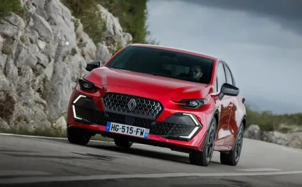 Renault Clio 7: Ηλεκτρικό, μεγαλύτερο και εντελώς διαφορετικό – Τι γνωρίζουμε