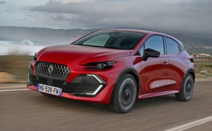 Νέο Renault Clio Hybrid E-Tech 2027: Υβριδική τεχνολογία, 158 PS και ώριμος χαρακτήρας