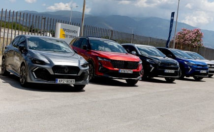 Με μεγάλη συμμετοχή πραγματοποιήθηκαν οι Renault E-Tech Days στη Renault Sfakianakis στο Βόλο