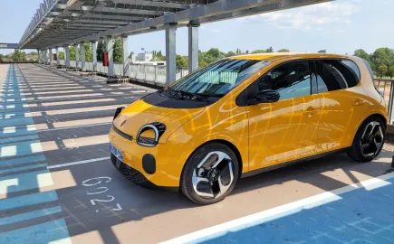 Renault Twingo: Πόσο χαμηλά μπορεί να πέσει η κατανάλωση του ηλεκτρικού πόλης;
