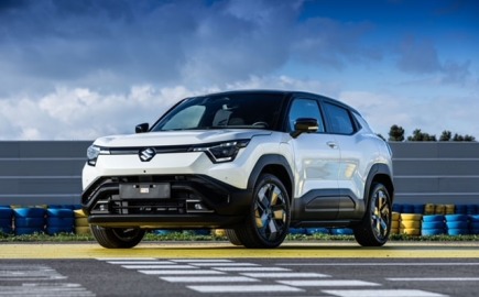 Η Suzuki ανακοινώνει τις τιμές του e VITARA